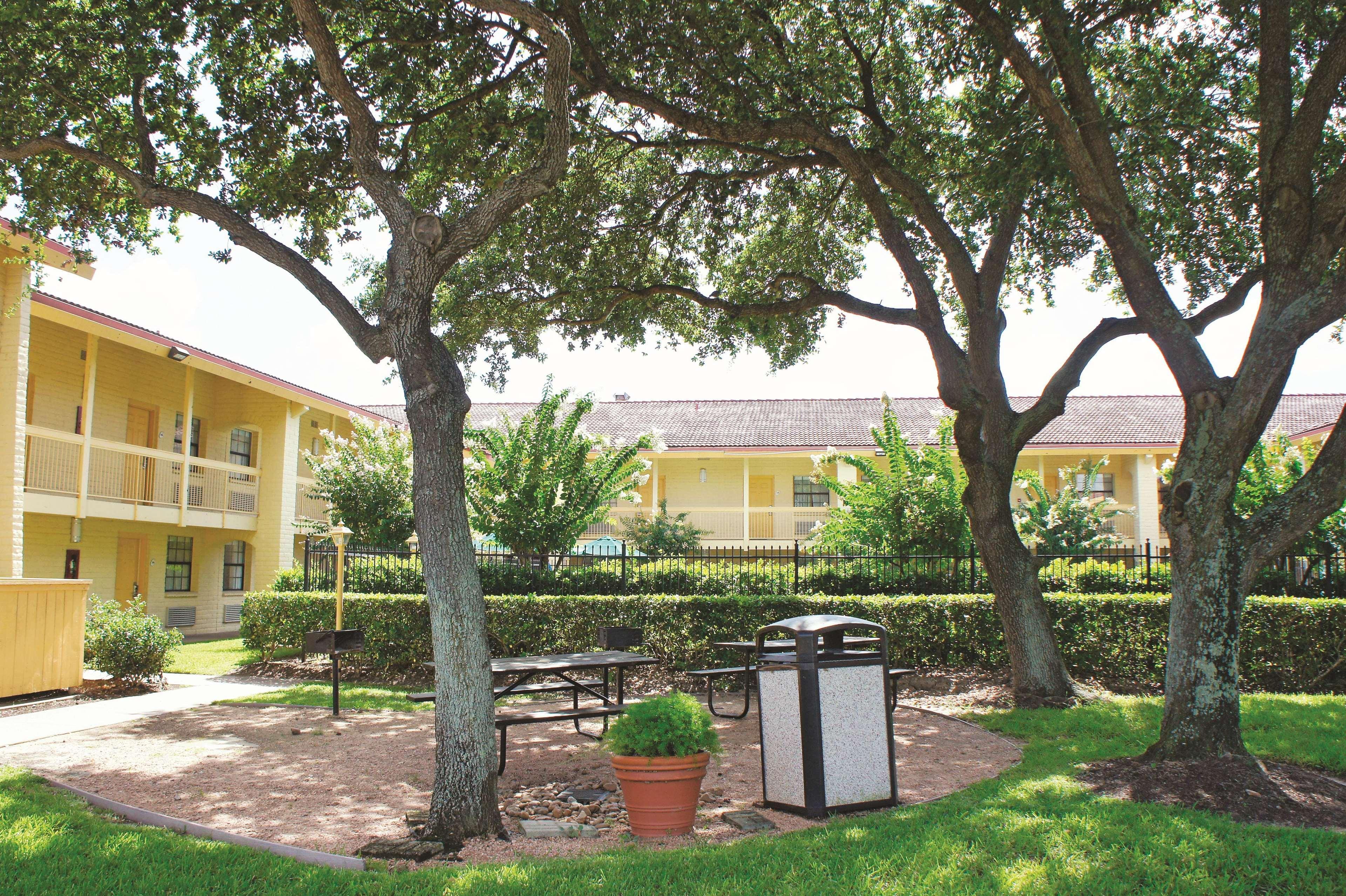Baymont By Wyndham Houston La Porte Dış mekan fotoğraf